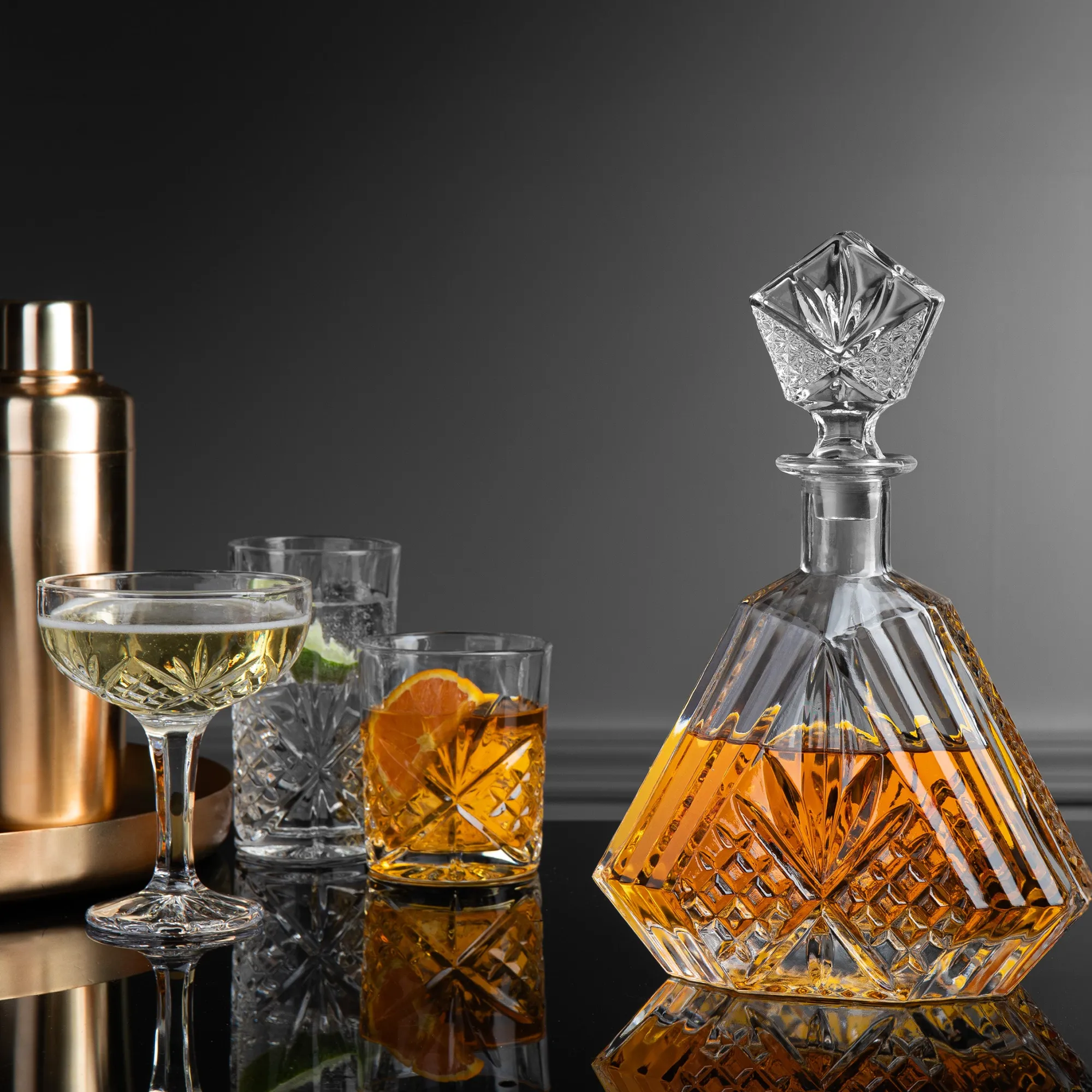 New Godinger Dublin Crystal Triangle Decanter